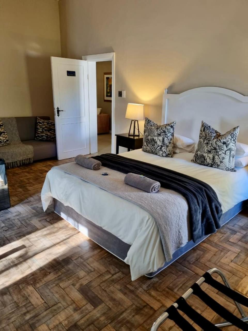The Merino Guest House Beaufort West Exterior foto